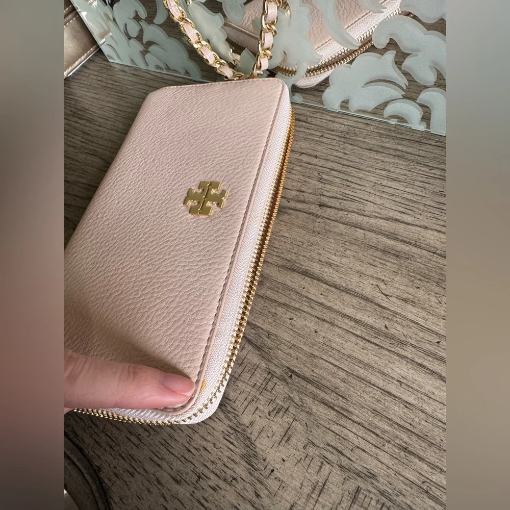 Tory Burch Zip Continental Wallet EUC Light Pink Light Oak Pebble Leathe…